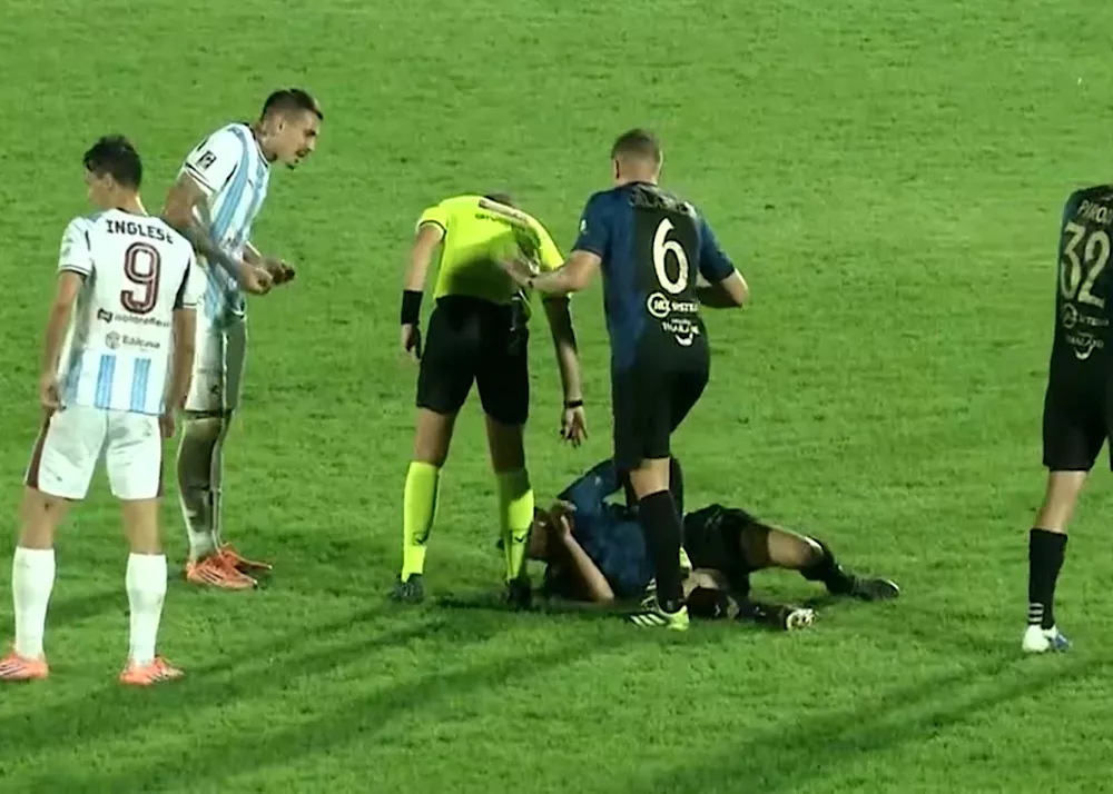 una fase di gioco del match tra latina e salernitana